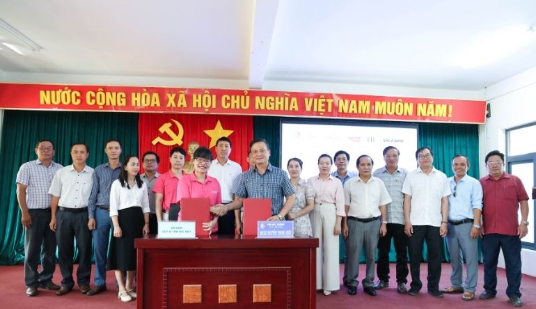 Ký kết hợp tác với Trường Cao đẳng Kon Tum trong khuôn khổ Sáng kiến phát triển sinh viên